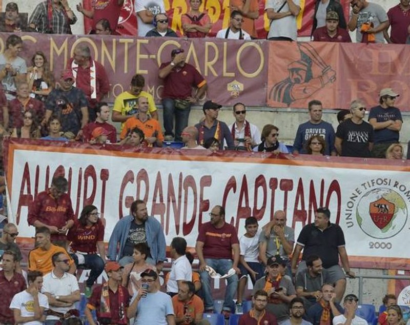 Legenda vie a Romei: Francesco Totti - 21 de ani sub culorile giallorosso!