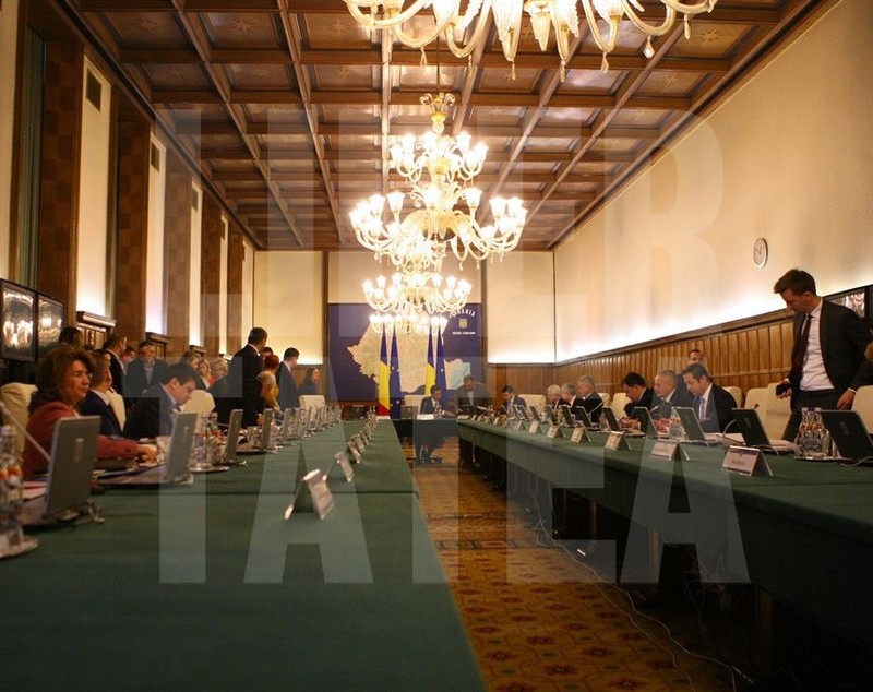 Guvernul s-a reunit în ședință; Bugetul de stat pe 2017 va fi trimis Parlamentului vineri seară