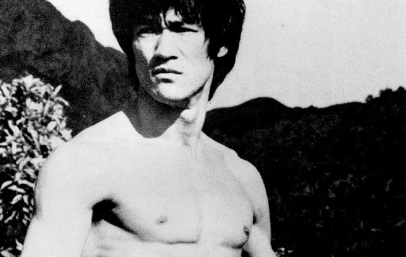 Vila din Hong Kong a lui Bruce Lee a fost scoasă la vânzare. Vezi cât costă!