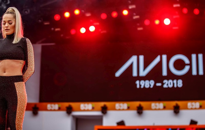 A fost lansată prima piesa de pe albumul postum al lui DJ Avicii