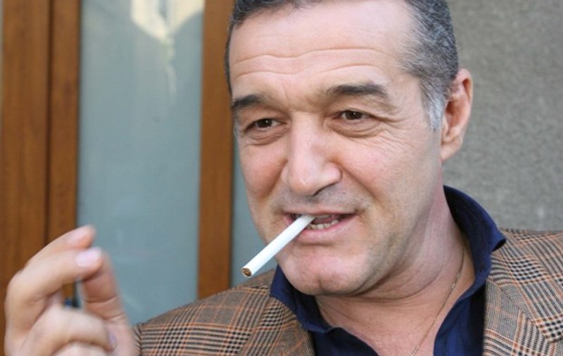 Gigi Becali ar putea sa-si recupereze 'valiza'