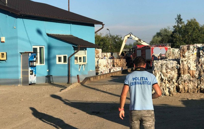 Un muncitor a murit strivit de o presă de balotat, în Dej. Medicii au încercat să-l resusciteze, însă fără succes