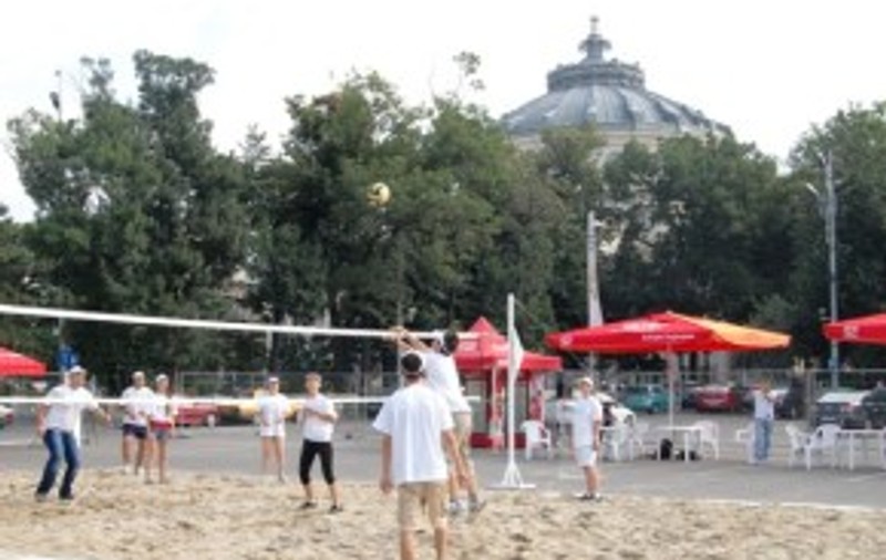Volei în buricul târgului
