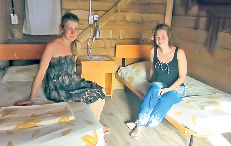 Libertatea a găsit la mare cei mai buni ambasadori pentru turismul românesc: două nemţoaice îndrăgostite de Vama Veche | «Ne-am distrat 5 zile cu 80 €»