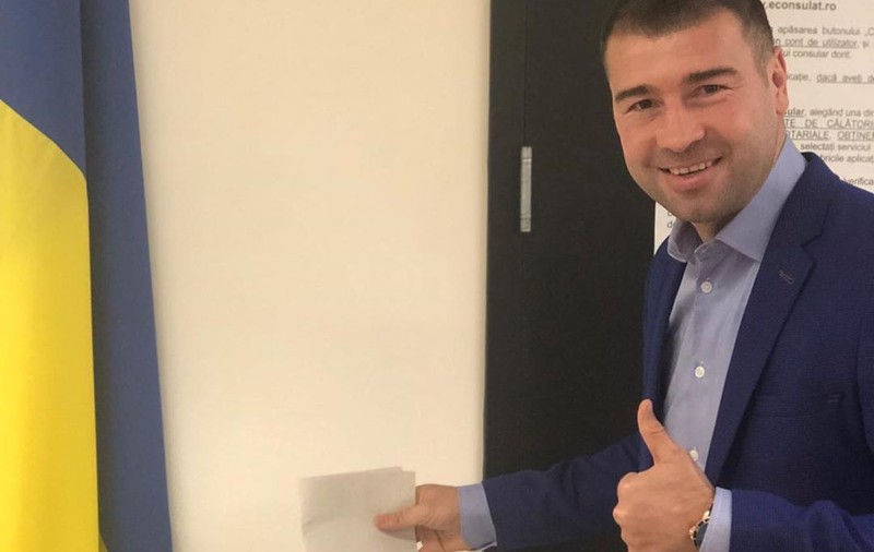 Lucian Bute a votat în Canada: ”România are nevoie de fiecare vot”