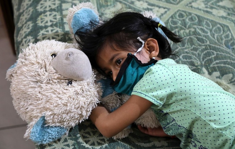 Orfanii COVID. Numărul copiilor pe care virusul i-a lăsat fără ambii părinți a explodat în India