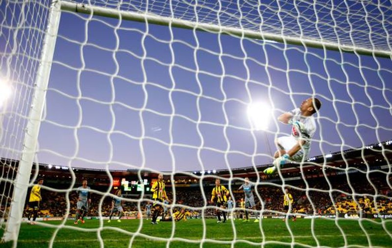 Fostul portar dinamovist Glen Moss a jucat în ultimul meci înainte ca liga australiană să întrerupă campionatul. A bifat o partidă istorică
