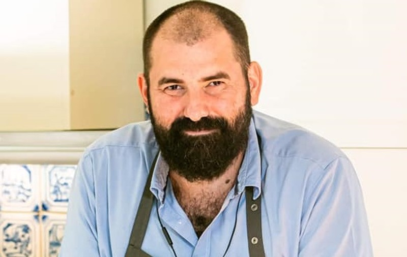 Chef Adrian Hădean va găzdui un show culinar la Digi 24. Emisiunea începe pe 30 de mai. “Nu ne trecea prin cap că urmează o pandemie”