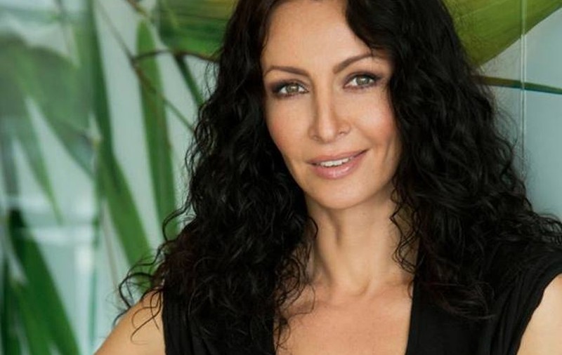 Ce le sfătuieşte MIHAELA RĂDULESCU pe FEMEI! Să fie acesta SECRETUL unei RELAŢII?