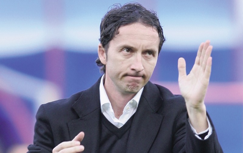 Mihai Stoica ameninţă cu demisia. Este supărat că nu are drept de semnătură la club
