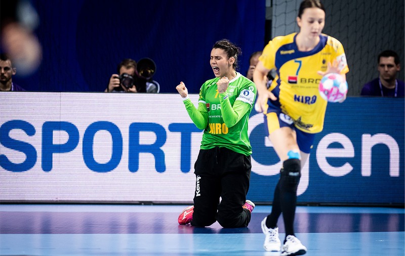 Denisa Dedu, matematicianul din poarta naționalei de handbal a României: ”Calculez mai repede traseele șuturilor adversarelor”