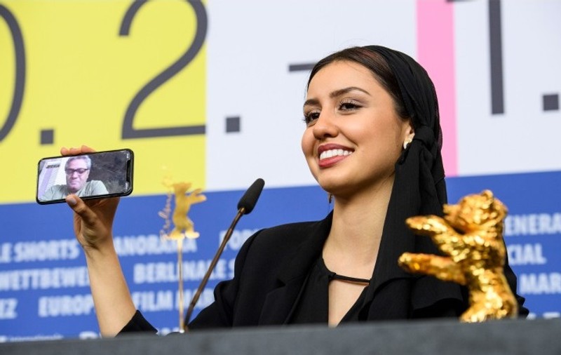 Corespondență de la Berlin | Filmul iranian There Is No Evil ia Ursul de Aur. Cristi Puiu – Premiul pentru regie în secțiunea Encounters