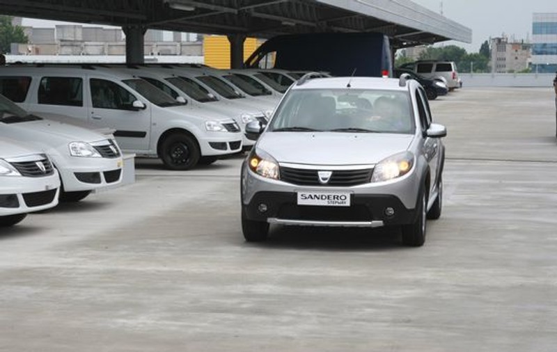 5000 de maşini Dacia şi Renault sunt rechemate în service