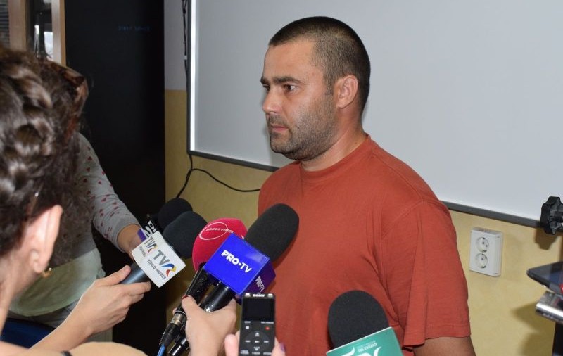Doi români care s-au cunoscut pe holurile spitalului unde au suferit fiecare un transplant de cord s-au căsătorit! Bărbatul a primit inima de la o femeie!