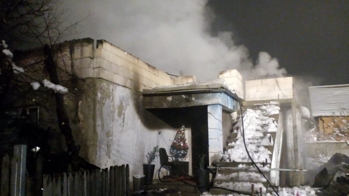 Doi copii, cu arsuri grave în urma unui incendiu în Vâlcea