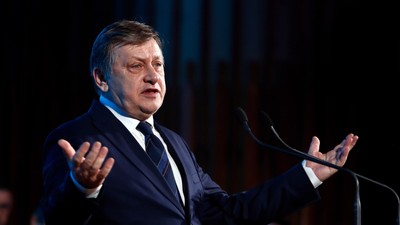 Crin Antonescu este candidatul PSD-PNL-UDMR la alegerile prezidențiale