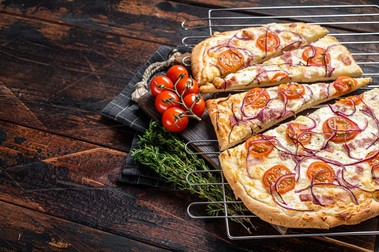 Mâncăruri pe care să le încerci în Germania - Flammkuchen