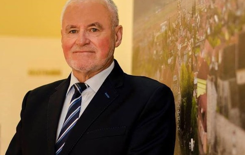 Primarul din Ghimbav, arestat preventiv în dosarul privind afaceri ilegale cu mobilier stradal