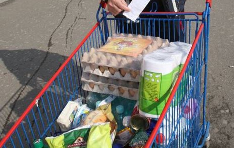 Producătorii români, obligaţi să schimbe etichetele produselor alimentare