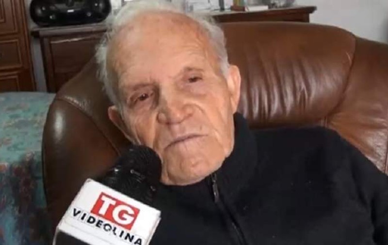 O îngrijitoare româncă a înșelat cu 30.000 de euro un bătrân italian. Femeia a fost prinsă la Caraș-Severin