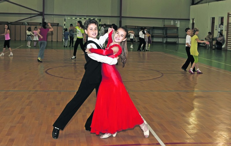 Învaţă să dansezi vals