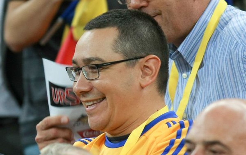 Ponta, omul meciului în partida "Politicieni" contra "Artisti"