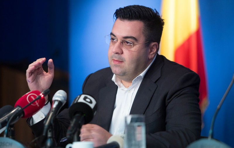 Răzvan Cuc şi administratorul unei firme au fost trimişi în judecată în dosarul în care i-ar fi promis bani directorului Registrului Auto Român