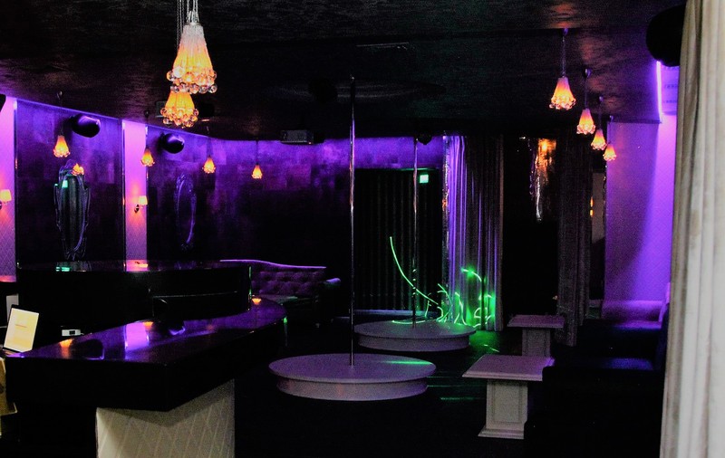 Vrei să ai propriul tău club de lux? Iată cât te costă