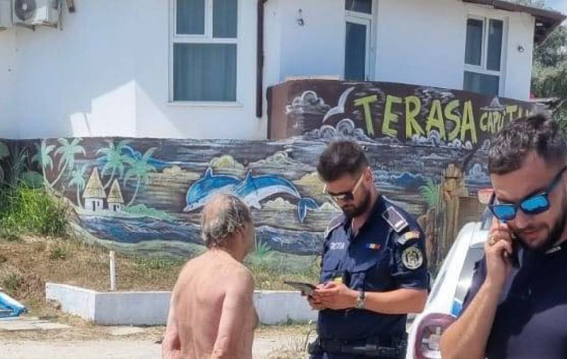 Turist din București încătușat la Eforie Sud: a intrat în mare deși era steag roșu și a fost agresiv cu salvamarii. Ce amendă a primit