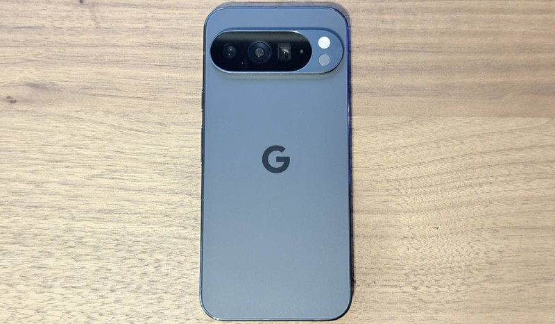 Google 10 Pro XL este unul dintre cele mai bune telefoane cu Android disponibile în acest moment pe piață/. Foto: Claudiu Râpan