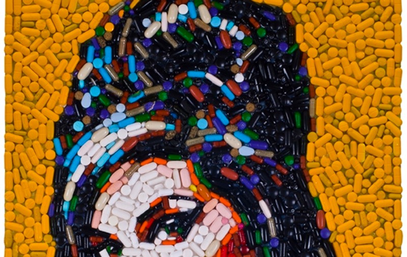 Un artist a creat portretul lui Amy Winehouse din pastile