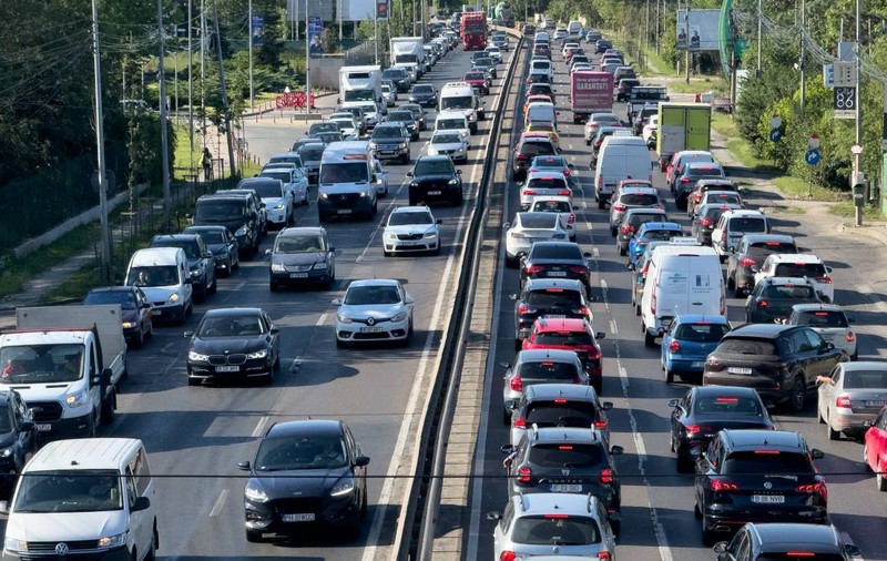 Mașinile vechi vor fi taxate triplu din 2026, impozitul urmează regula „poluatorul plătește”