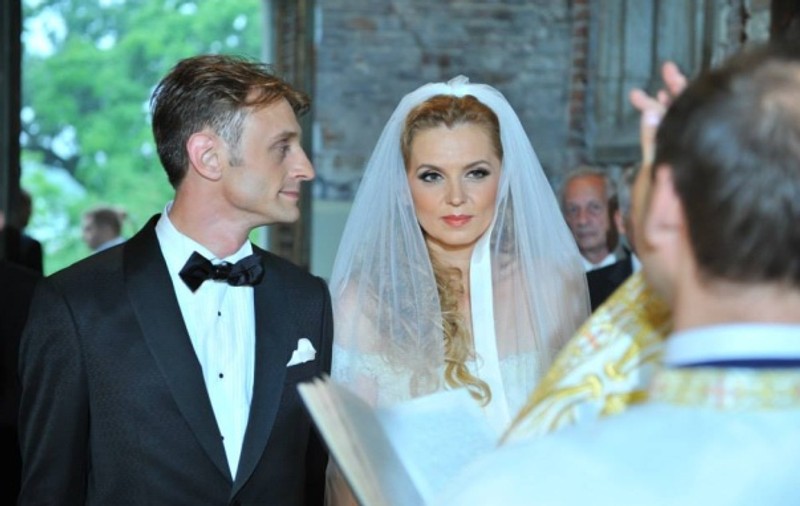 MOMENTE DE GROAZĂ trăite de Roberta Anastase în Biserică. Nu şi-ar fi închipuit niciodată că se va întâmpla asta chiar în ziua nunţii