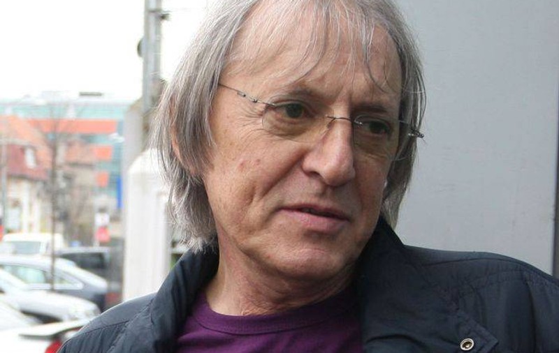 CU OCHII ÎN LACRIMI, Mihai Constantinescu ÎŞI AMINTEŞTE de SORA LUI. Iată CARE ESTE MELODIA LUI care ei NU ÎI PLĂCEA DELOC