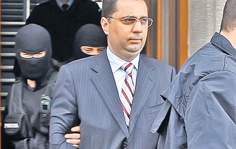 Milionarul Locic, săltat de mascați