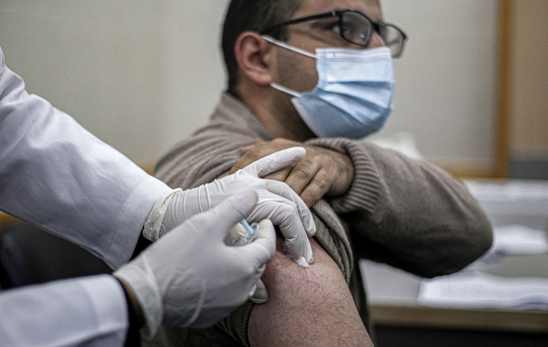 Prețul vaccinului rusesc anti-COVID-19 a fost redus la jumătate. De ce s-a luat această decizie în cazul lui Sputnik V