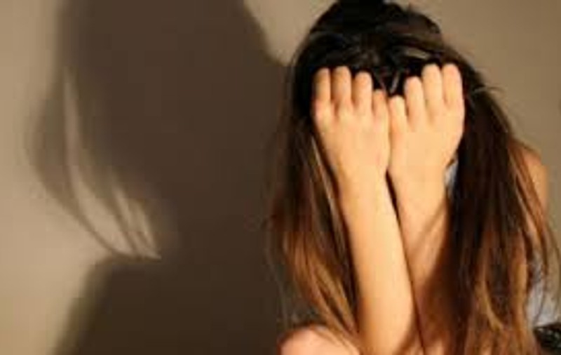 Hărțuirea stradală, amendată. Polițiștii vor putea sancționa agresorii cu până la 10.000 de lei