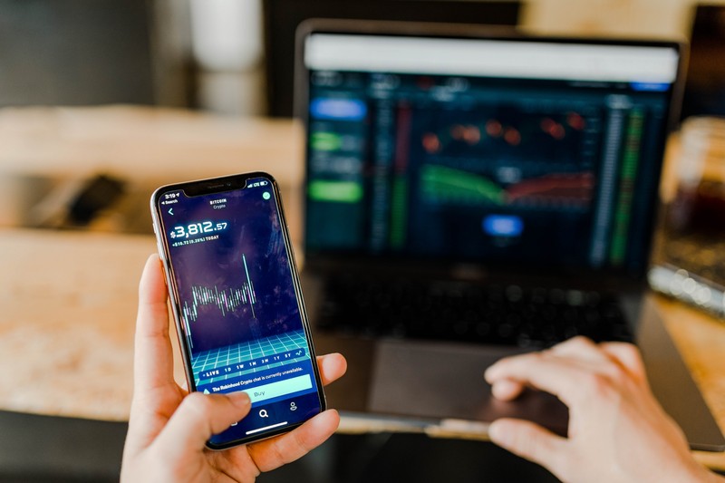 Mobilizarea micilor investitori a dat peste cap planurile marilor speculatori de la bursă | Foto: Shutterstock