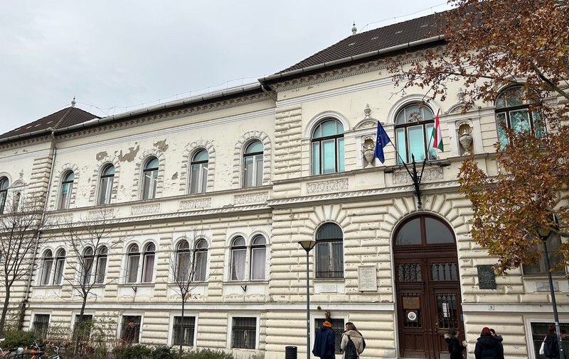 Lectorul universitar de la UBB Reşiţa, acuzat că cerea șpagă de la studenți, a fost concediat