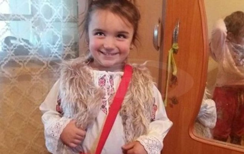 O fetiță din județul Buzău nu a fost primită la o serbare dedicată Centenarului pentru că nu avea costum popular. Cadoul neașteptat, primit de copilă