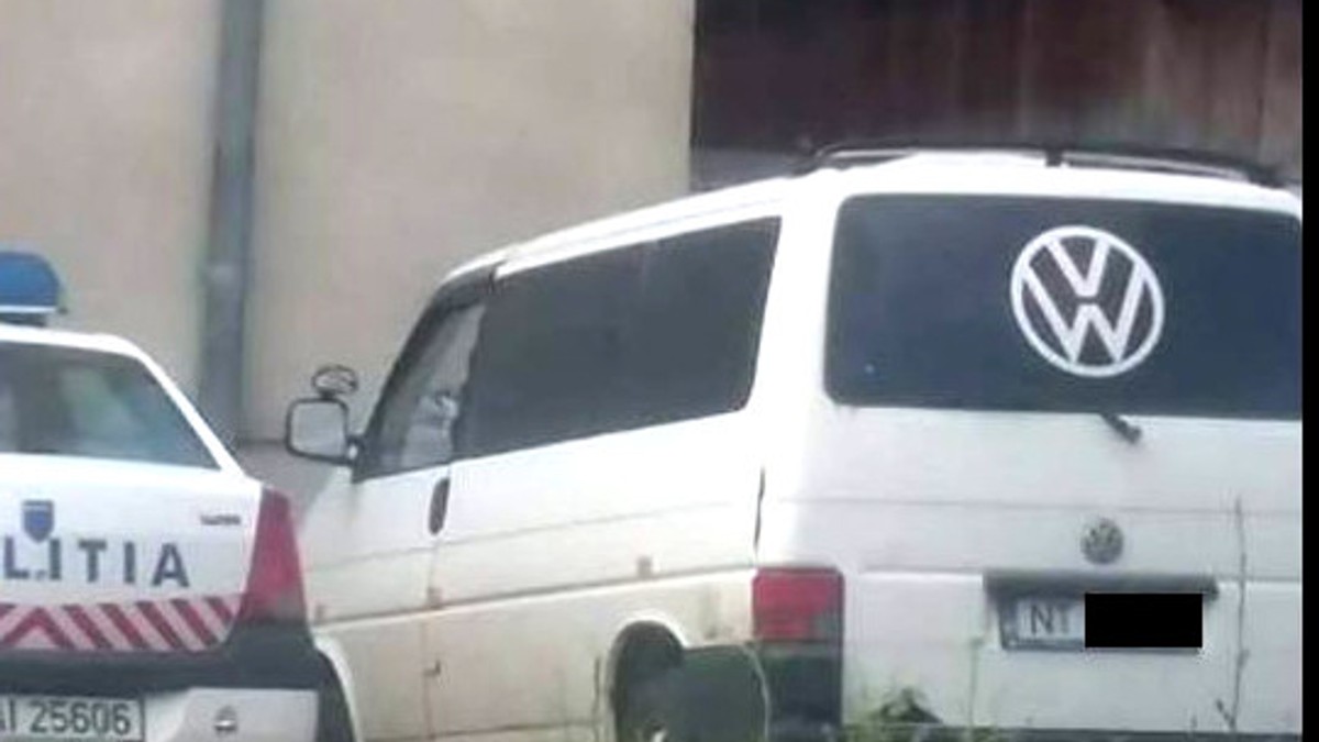 Isteria răpirii copiilor pentru recoltarea organelor a apărut în Bacău. Cine sunt ocupanții microbuzului alb. Poliția a făcut anchetă