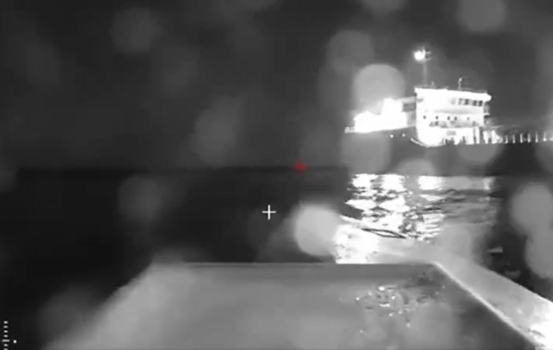 Kievul recunoaște, neoficial, că a atacat petrolierul rusesc din strâmtoarea Kerci. „«Focurile de artificii» au putut fi văzute de la distanță"