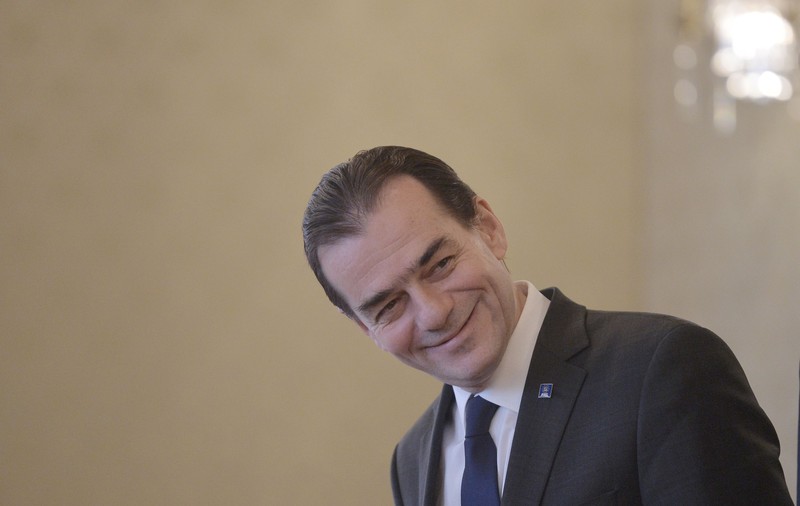 După ce Firea și-a cumpărat liniștea în presă, Orban face la fel. Când prețul căpșunilor românești va deveni subiect tabu în redacții