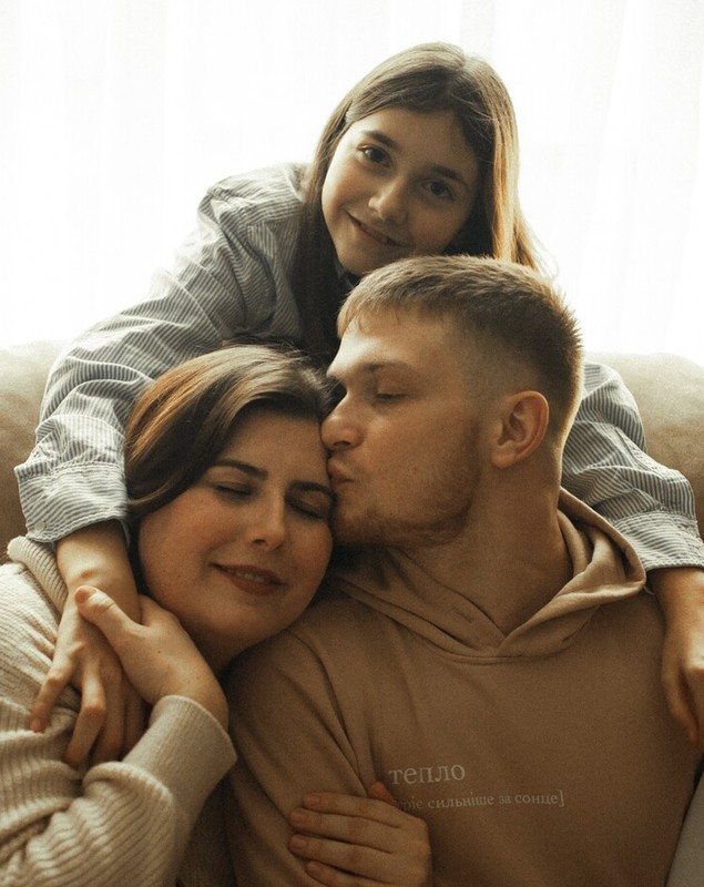 La 23 de ani, au 10 copii. Povestea emoționantă a unei tinere familii care a adoptat 9 micuți dintr-un orfelinat, în Ucraina: „I-am născut cu inima”