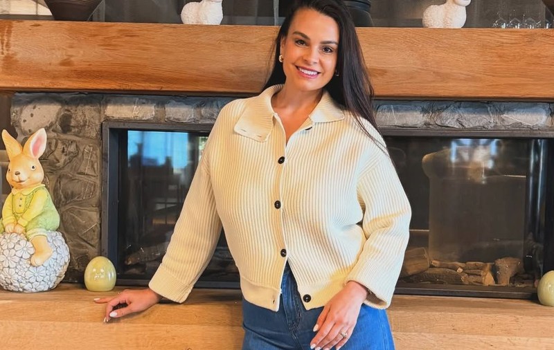 Anca Serea, noi imagini din casa în care locuiește cu Adi Sînă: „Are șapte dormitoare și șapte băi”. Cum arată vila de lux