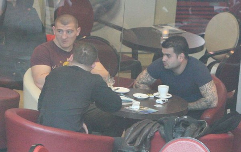 Moroşanu se uită după gagici, în mall! | FOTO