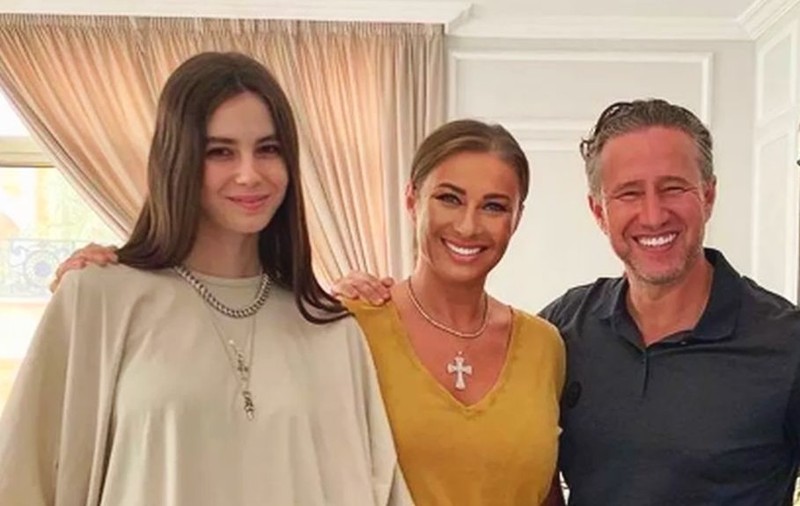 Rebecca, fiica Anamariei Prodan, reacție dură după gestul făcut de Laurențiu Reghecampf: „Să nu aibă nimeni un tată sau un soț cum este el”