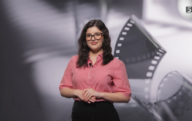 5 știri – Filme și seriale: Când ajunge „Diavolul se îmbracă de la Prada 2” în cinema. Ce film celebru lansat în 2026 intră pe HBO Max