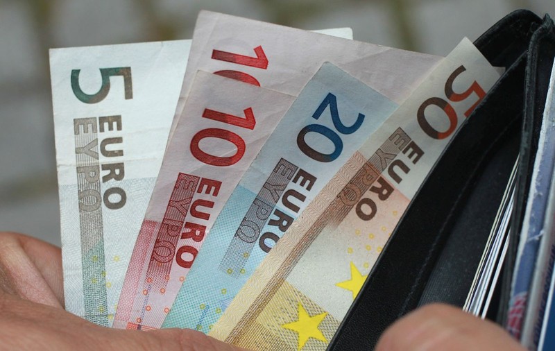 România nu îndeplinește condițiile pentru aderarea la zona euro. Ce arată noul raport de convergență al Comisiei Europene