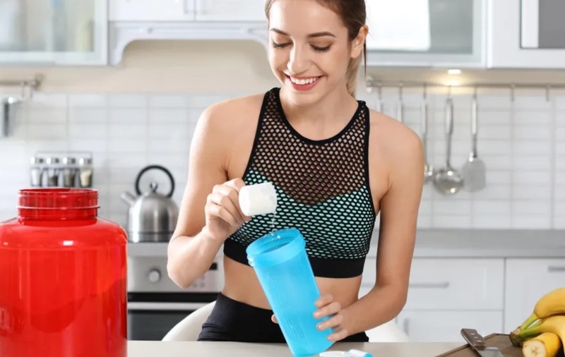 Creatina, mai mult decât un supliment pentru sportivi. Beneficii surprinzătoare pentru creier, energie și metabolism